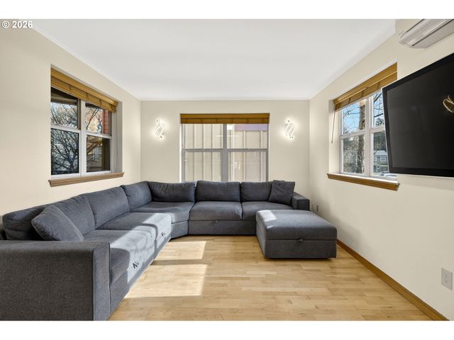 12132 Se PARDEE St, Portland, OR 97266