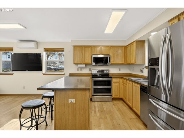 12132 Se PARDEE St, Portland, OR 97266