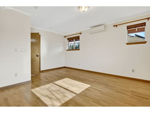 12132 Se PARDEE St, Portland, OR 97266