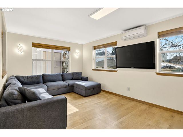 12132 Se PARDEE St, Portland, OR 97266