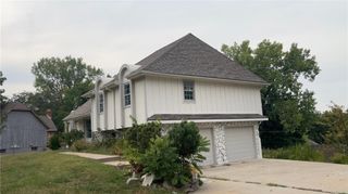 1014 N Forest Lane, Liberty, MO 64068