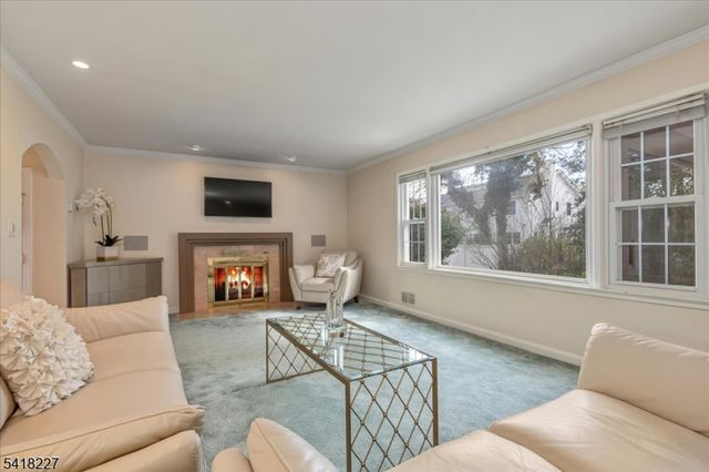 29 Mohawk Trl, Westfield Town, NJ 07090