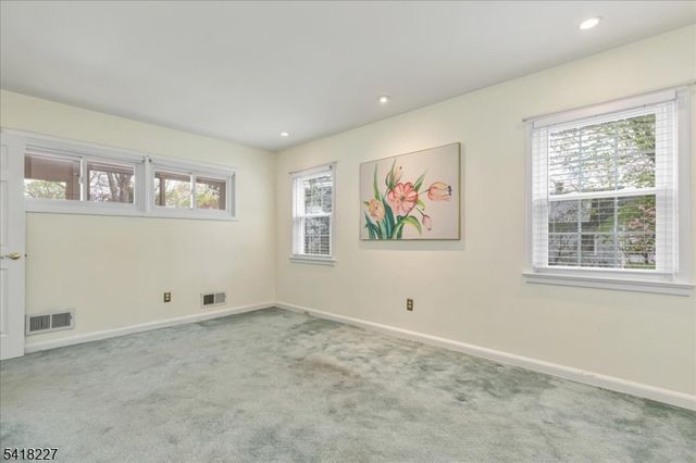 29 Mohawk Trl, Westfield Town, NJ 07090