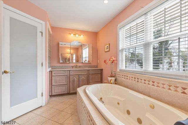 29 Mohawk Trl, Westfield Town, NJ 07090