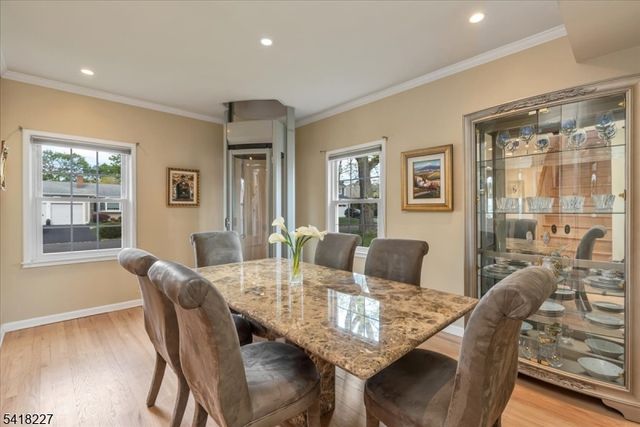 29 Mohawk Trl, Westfield Town, NJ 07090