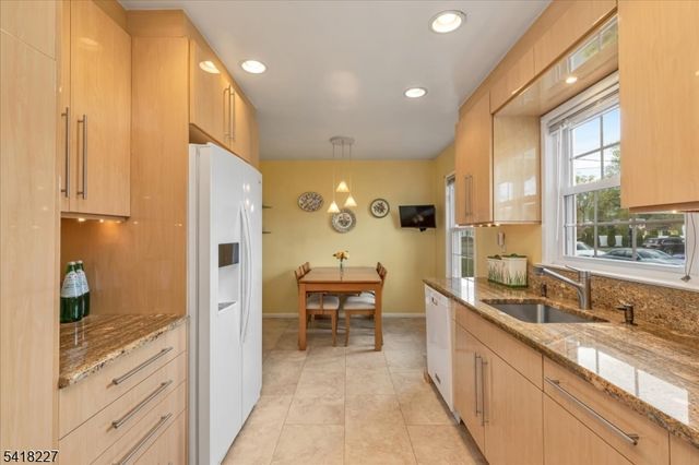 29 Mohawk Trl, Westfield Town, NJ 07090