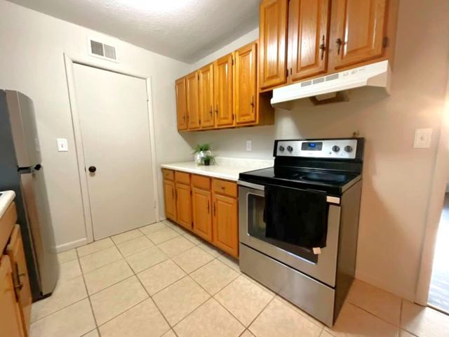 3344 S Vine, Wichita, KS 67217