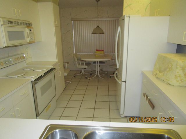10217 NW 24th Place 203, Sunrise, FL 33322