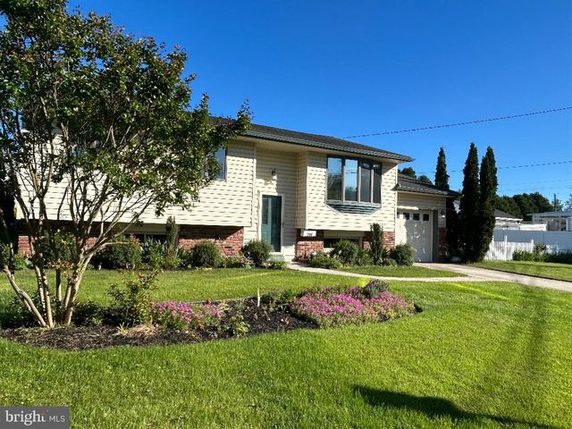 200 HOWARD DR, Williamstown, NJ 08094