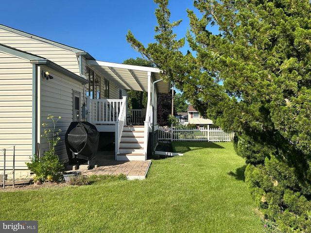200 HOWARD DR, Williamstown, NJ 08094