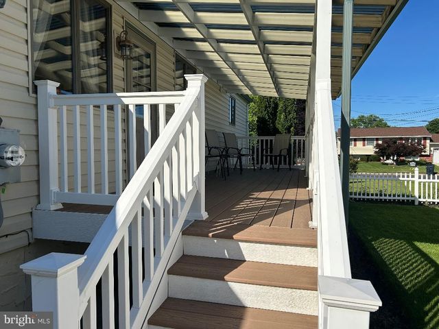 200 HOWARD DR, Williamstown, NJ 08094
