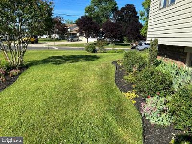 200 HOWARD DR, Williamstown, NJ 08094