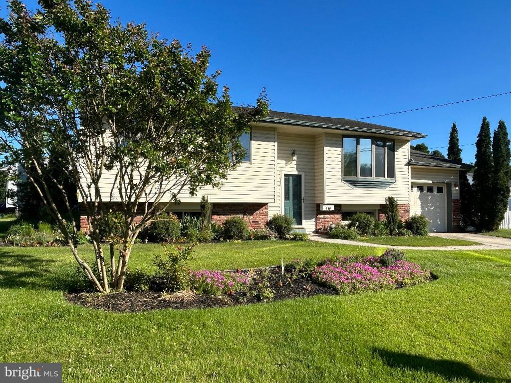 200 HOWARD DR, Williamstown, NJ 08094