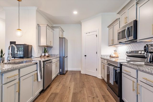 150 Nelson Dr, La Vergne, TN 37086