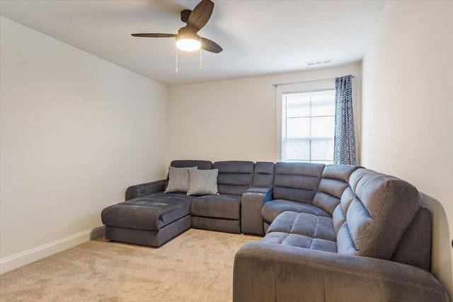 150 Nelson Dr, La Vergne, TN 37086