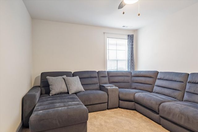 150 Nelson Dr, La Vergne, TN 37086