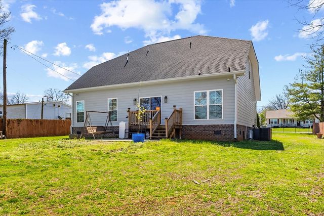 150 Nelson Dr, La Vergne, TN 37086