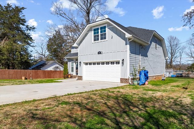 150 Nelson Dr, La Vergne, TN 37086