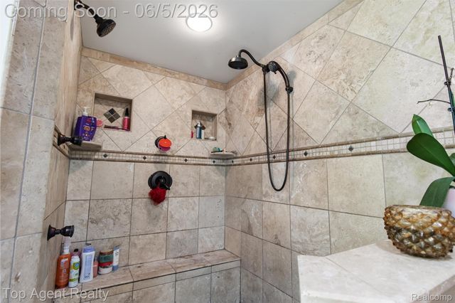32341 Woody, Fraser, MI 48026