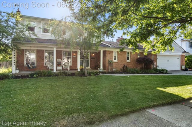 32341 Woody, Fraser, MI 48026
