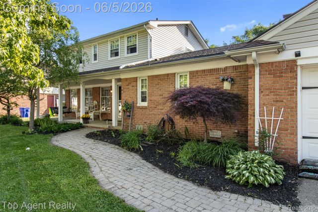 32341 Woody, Fraser, MI 48026