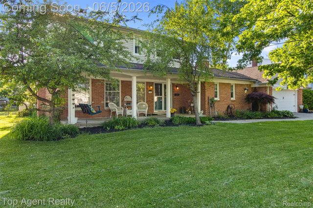 32341 Woody, Fraser, MI 48026