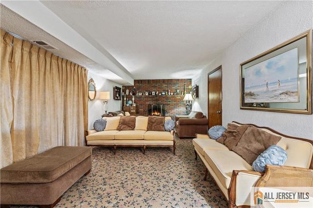 2 Wilmot Road, Sayreville, NJ 08872