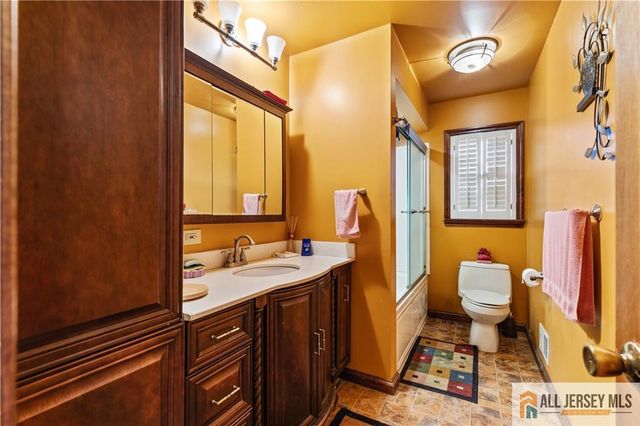 2 Wilmot Road, Sayreville, NJ 08872