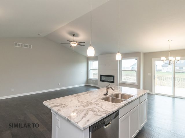 2909 6th Avenue SW, Altoona, IA 50009