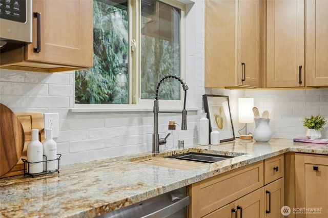 15911 181st Place NE, Woodinville, WA 98072