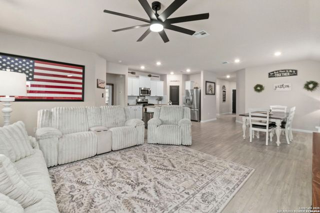 9942 Sarrebourg, Schertz, TX 78154