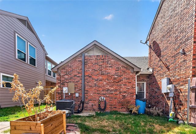 2504 Orangegrove Circle, Arlington, TX 76006