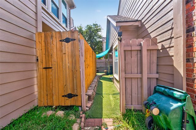 2504 Orangegrove Circle, Arlington, TX 76006