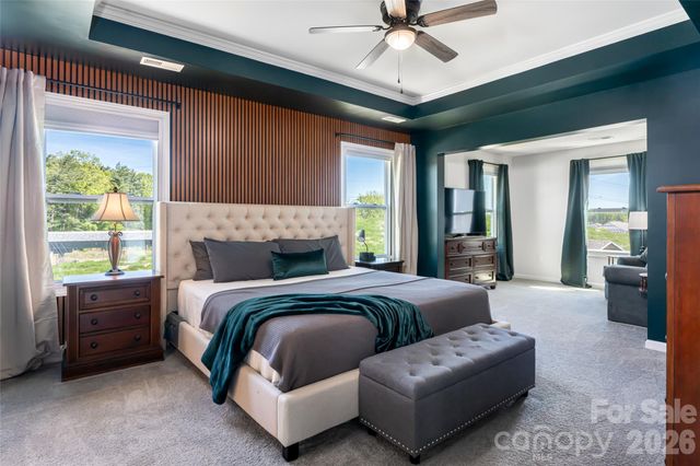 615 Fox Cove Road, Hendersonville, NC 28792