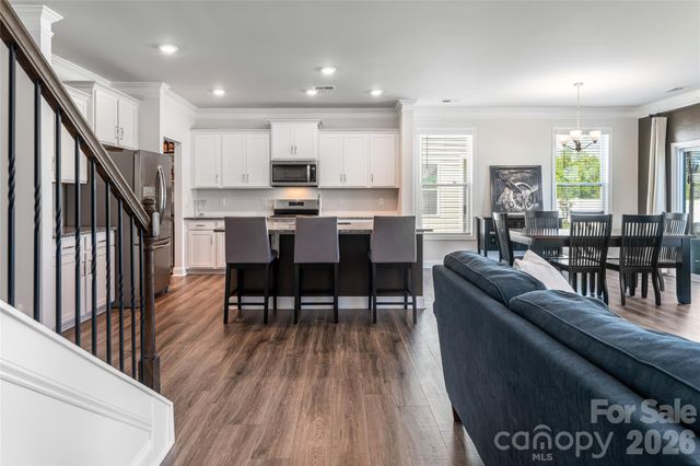615 Fox Cove Road, Hendersonville, NC 28792