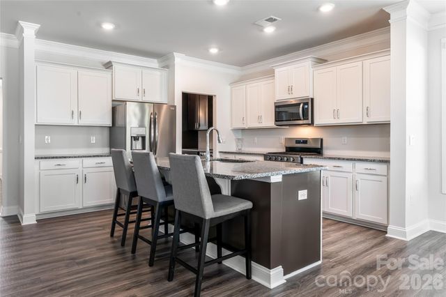 615 Fox Cove Road, Hendersonville, NC 28792