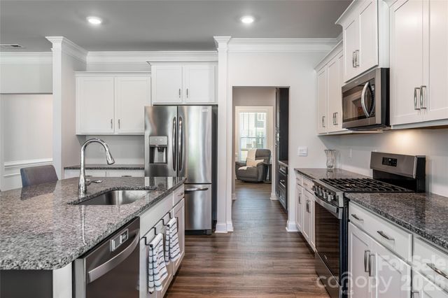 615 Fox Cove Road, Hendersonville, NC 28792