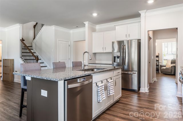 615 Fox Cove Road, Hendersonville, NC 28792