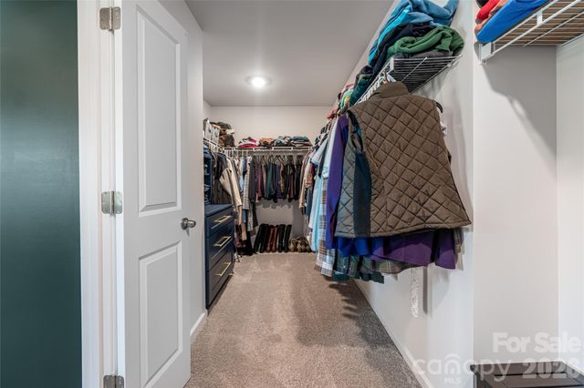 615 Fox Cove Road, Hendersonville, NC 28792