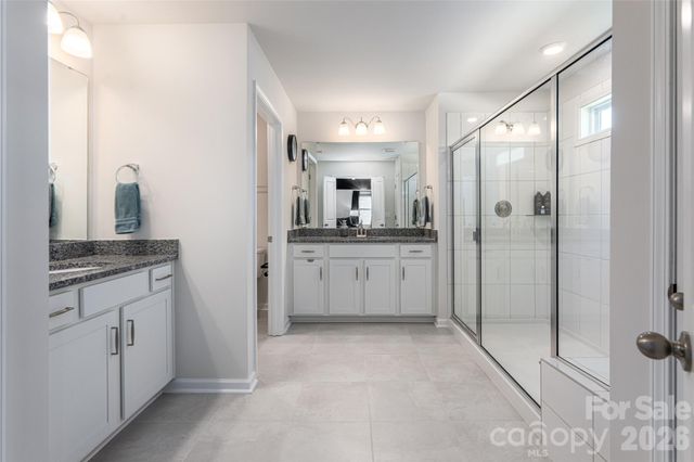 615 Fox Cove Road, Hendersonville, NC 28792