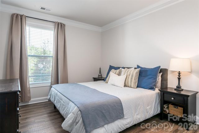 615 Fox Cove Road, Hendersonville, NC 28792