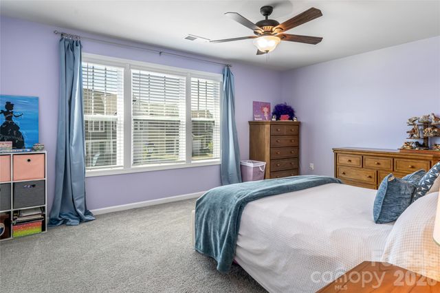 615 Fox Cove Road, Hendersonville, NC 28792