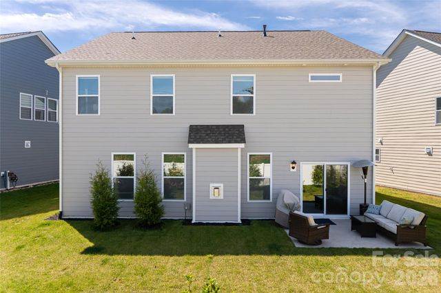 615 Fox Cove Road, Hendersonville, NC 28792