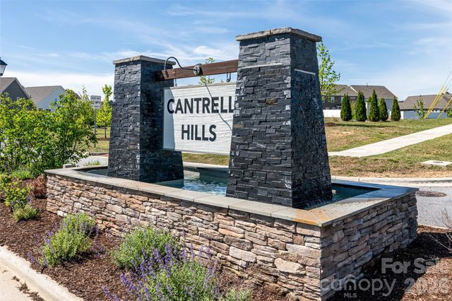 615 Fox Cove Road, Hendersonville, NC 28792