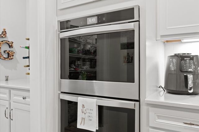 1055 Sumner Grv, Spring Hill, TN 37174