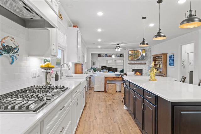 1055 Sumner Grv, Spring Hill, TN 37174