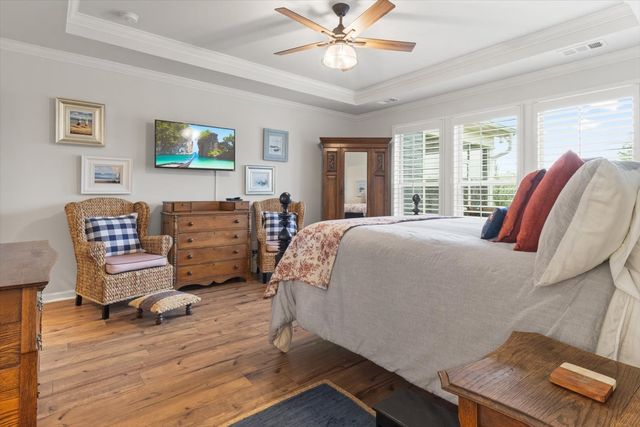 1055 Sumner Grv, Spring Hill, TN 37174