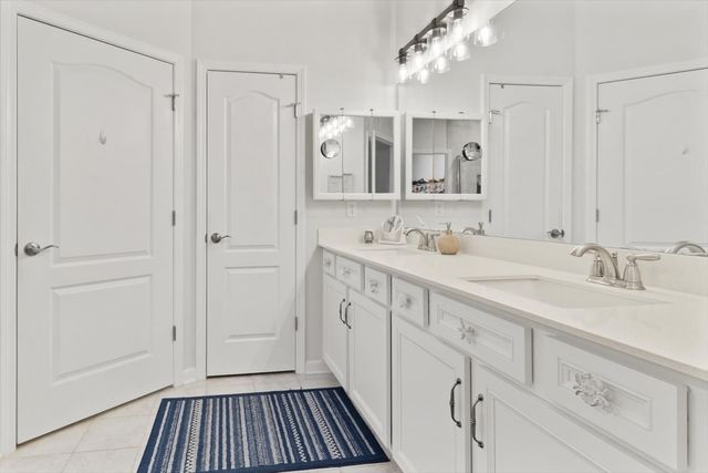 1055 Sumner Grv, Spring Hill, TN 37174