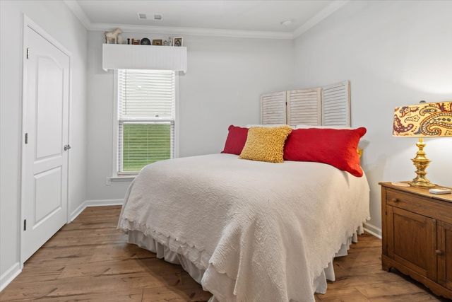 1055 Sumner Grv, Spring Hill, TN 37174