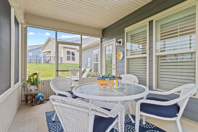 1055 Sumner Grv, Spring Hill, TN 37174